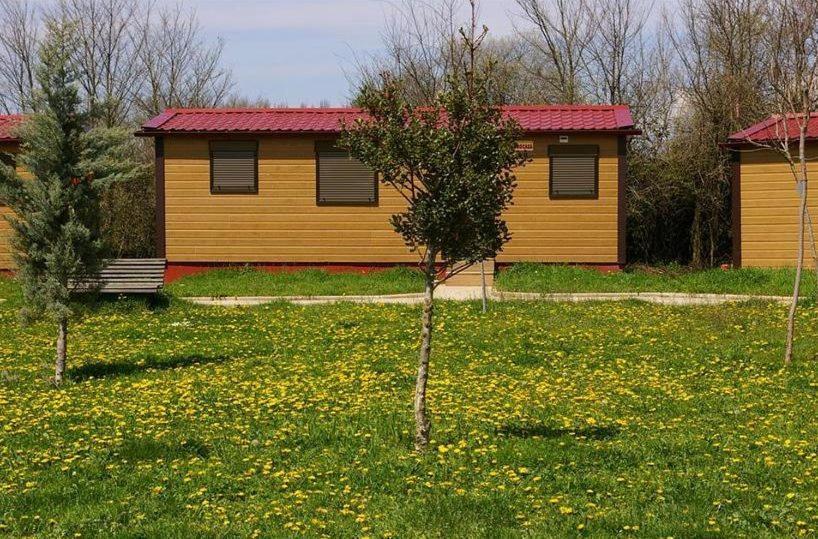 Bungalows Granja Escuela Arlanzon Exterior photo