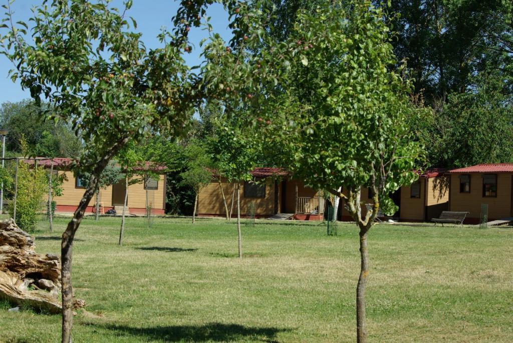Bungalows Granja Escuela Arlanzon Exterior photo